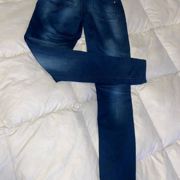 Revolution Jeans - Picture 5 of 7